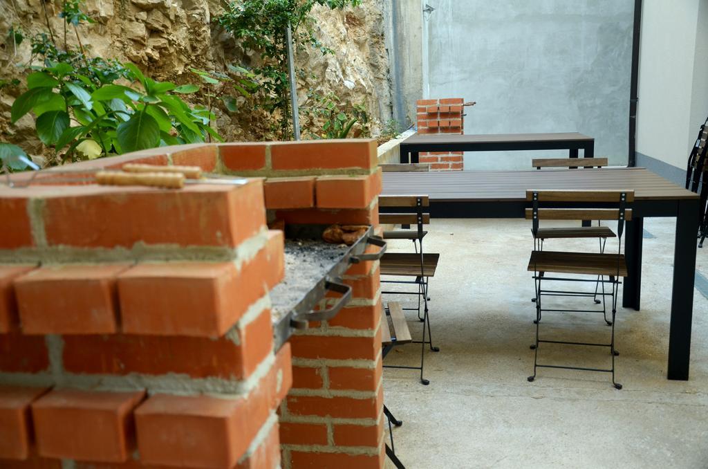 Lozna Residence Postira Exterior photo